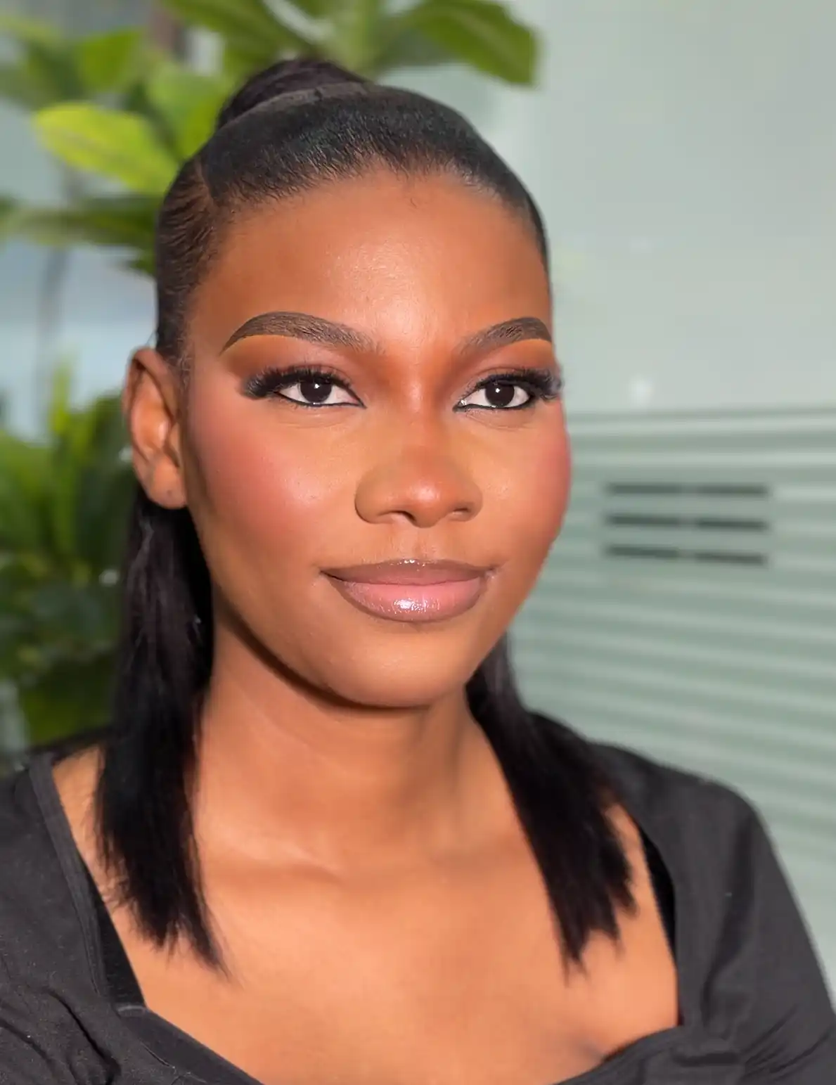 MAKEUP